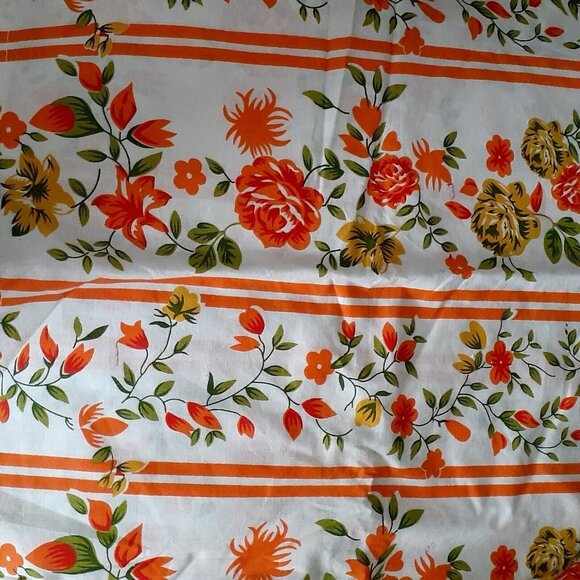Flat Sheet Craft Cutter Fabric Mid Century Orange Fun Flowers 58" x 87" (flaw) - Picture 2 of 10